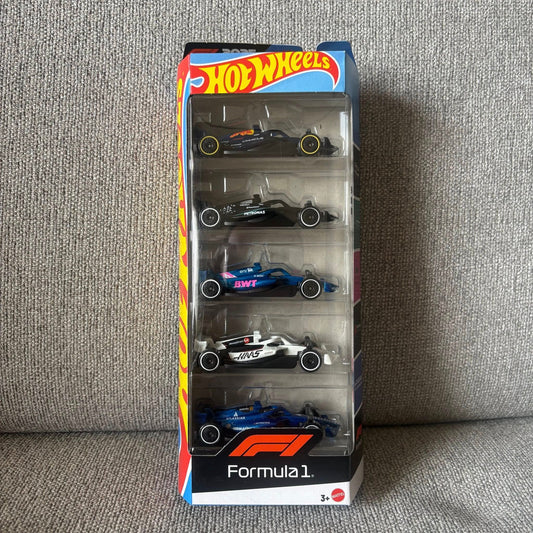 Hot Wheels 1:64 Scale 5-Pack Formula 1 Die-Cast Toy Cars, Set of 5 Officially Licensed, Collectible F1 Race Cars for Play or Display